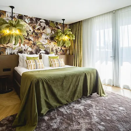 Otel Der Valk 4*