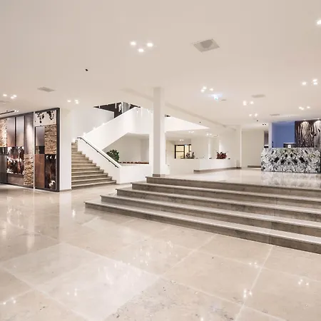 Hotel Der Valk 4*