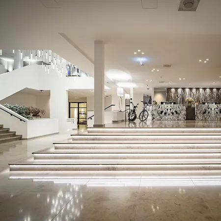 Hotel Der Valk 4*