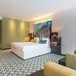 Der Valk Hotel 4*