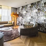 Der Valk Hotel 4*